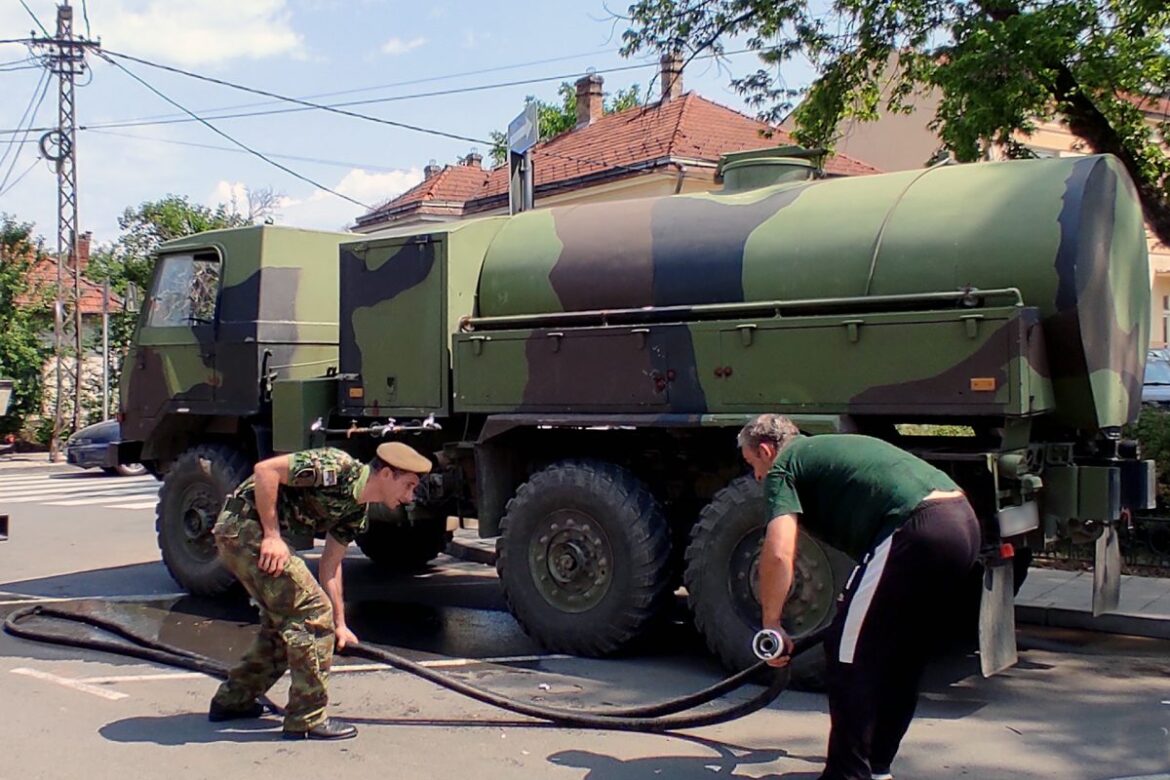 Prevrnula se cisterna u Kopnenoj zoni bezbednosti, povređena dva vojnika