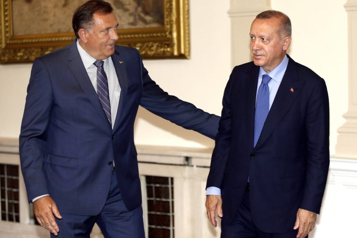 Dodik stigao u Antaliju, susreo se sa Erdoganom