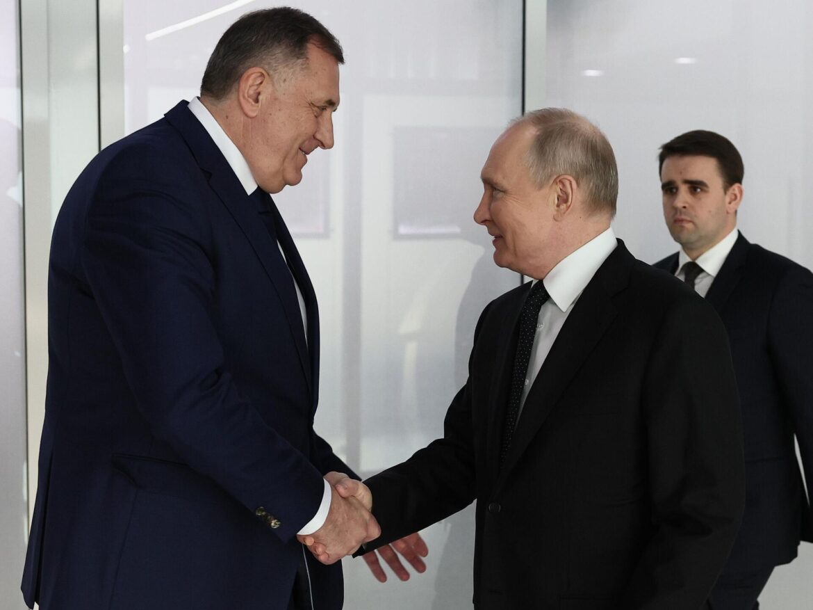 Vašington osuđuje posetu Milorada Dodika Moskvi kao podršku agresiji Rusije protiv Ukrajine