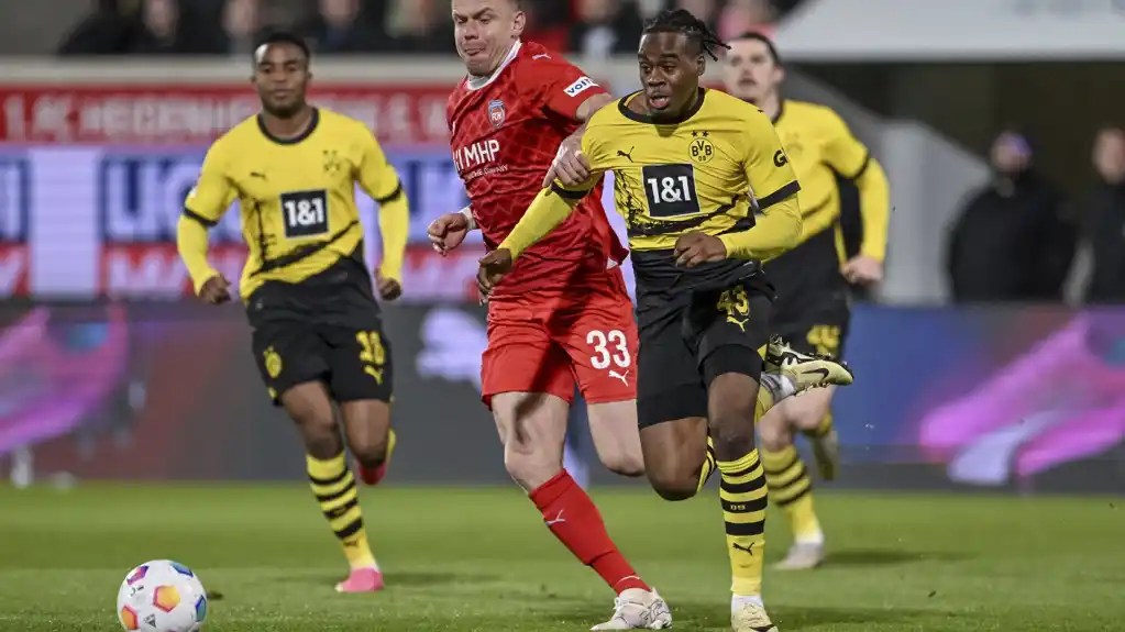 Dortmund nerešeno protiv Hajdenhajma, Malenov gol poništen zbog ofsajda