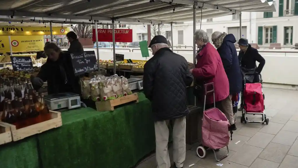 Francuski farmeri protestuju zbog inflacije i uvoza hrane