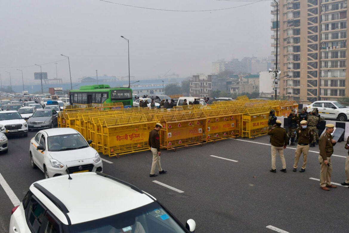 Protesti poljoprivrednika u Indiji: Policija upotrebila suzavac da spreči okupljanje u Nju Delhiju