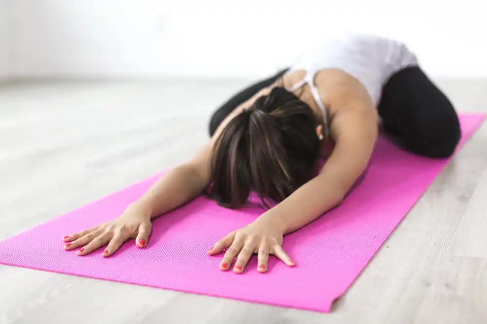 Istraživanja sugerišu da joga koristi osobama sa hroničnim bolom u leđima