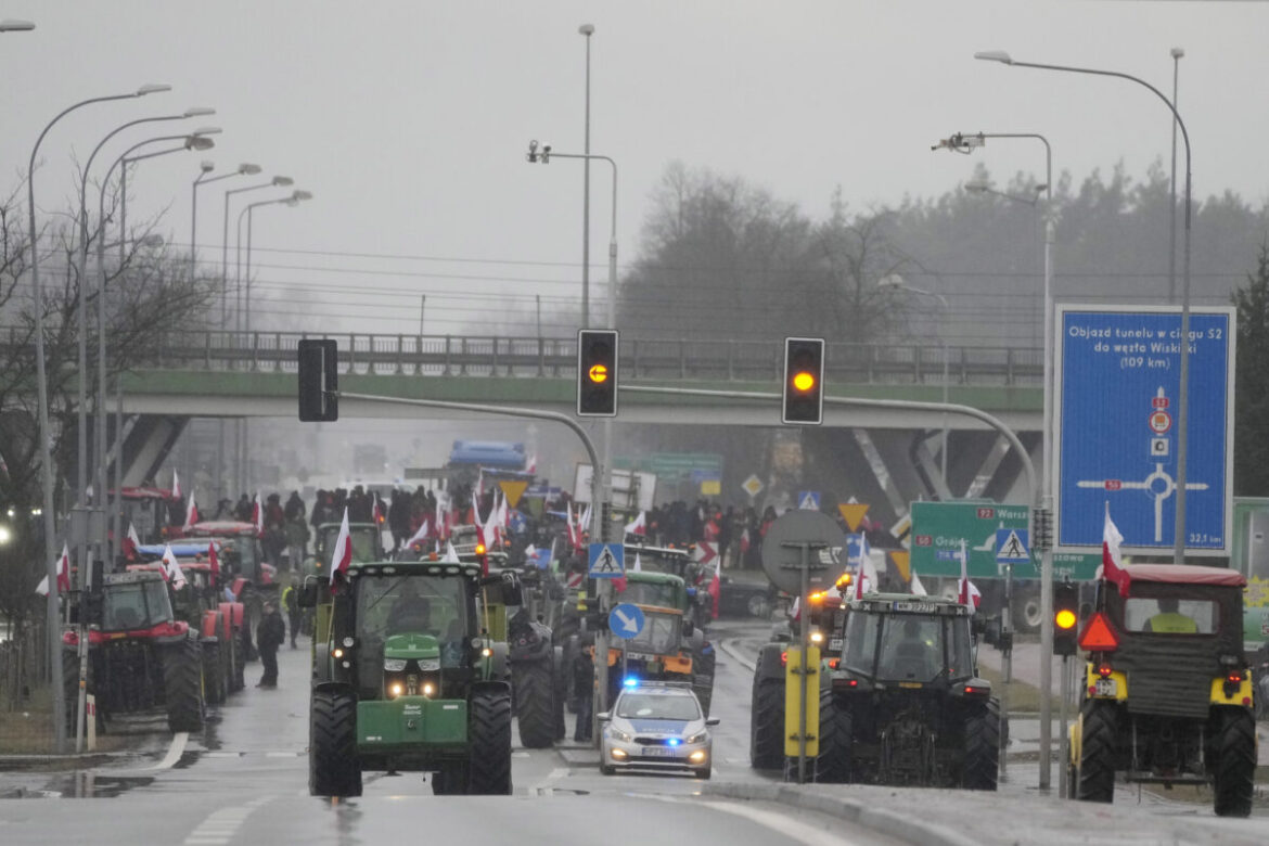 Poljoprivrednici Srednje i Istočne Evrope blokiraju granice i velike gradove