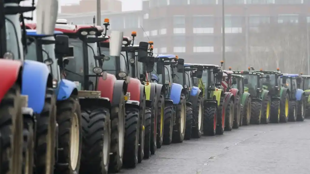 Zabrana saobraćaja za traktore bez zaštitnog rama ili kabine