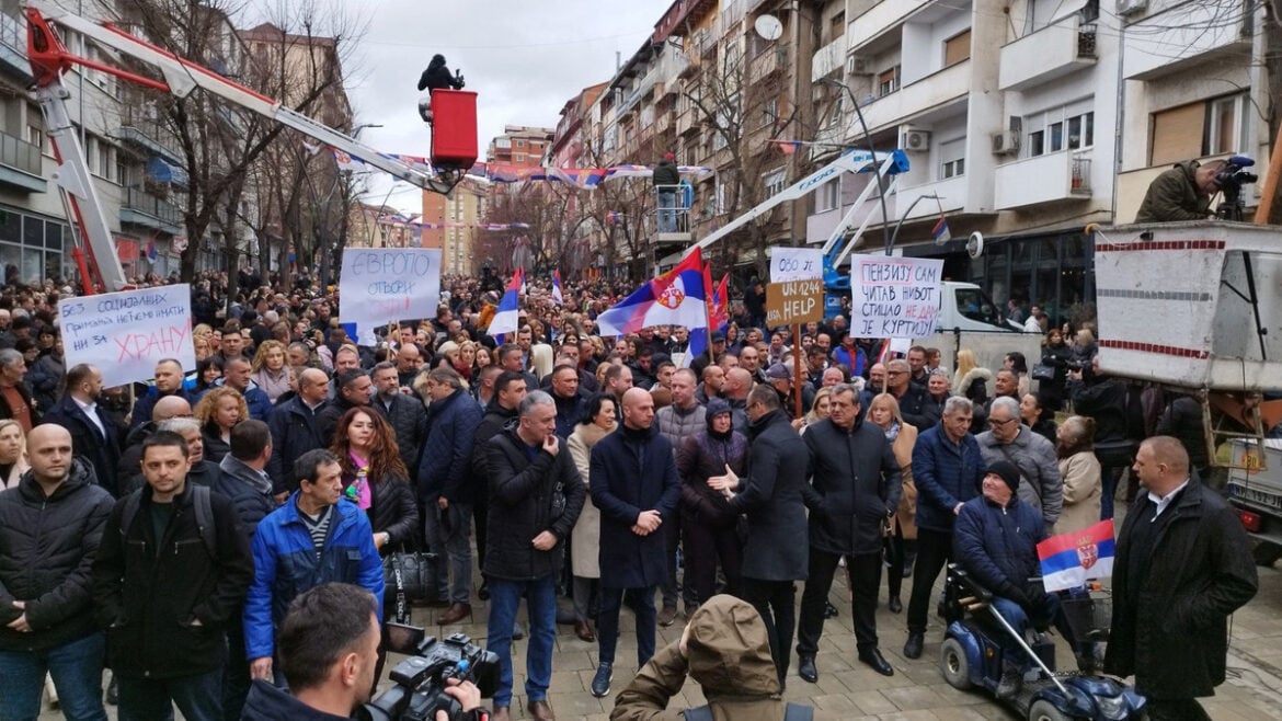 Počeo protest u Kosovskoj Mitrovici