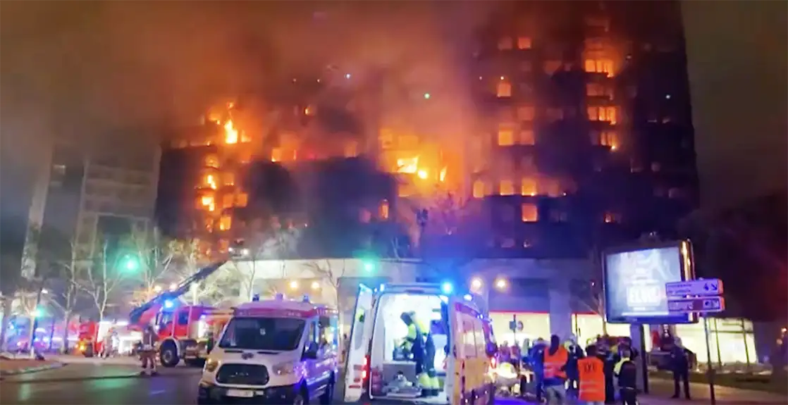 Najmanje četiri osobe poginule su u požaru u višespratnici u Valensiji