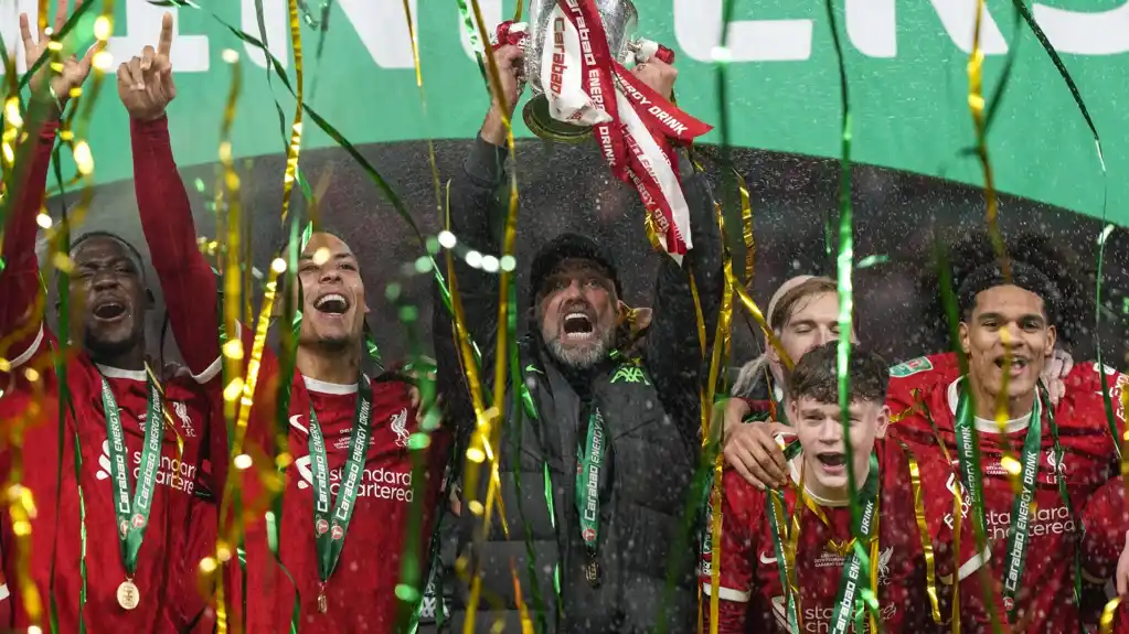 Liverpul osvaja rekordni 10. Liga kup golom Van Dajka