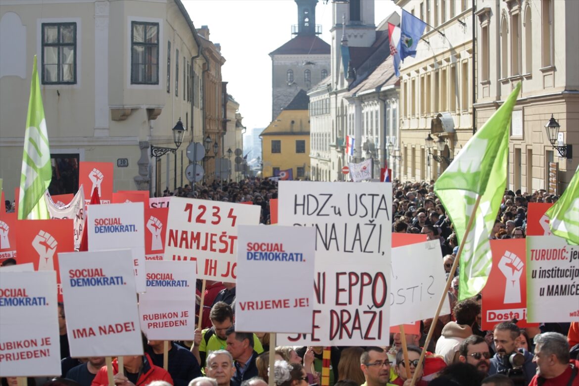 Protest opozicije u Zagrebu: Dosta je, idemo na izbore