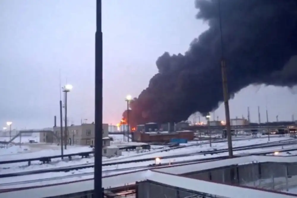 Napad dronova na ruske rafinerije izazvao požar