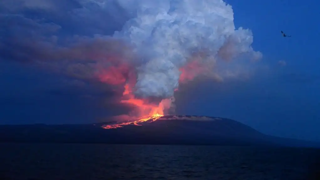 Vulkan na nenaseljenom ostrvu Galapagos eruptirao