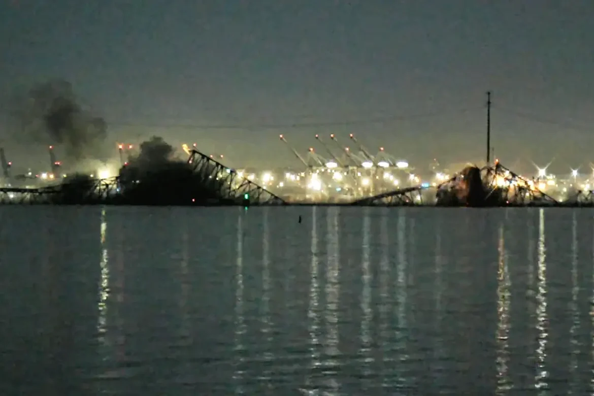 SAD: Most se srušio u Baltimoru nakon što ga je udario brod