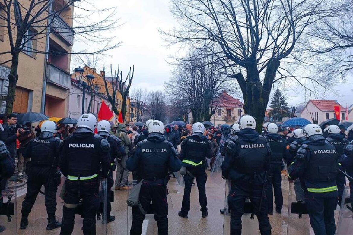 Burno na Cetinju – umalo okršaj u parlamentu, protesti zbog dolaska Andrije Mandića