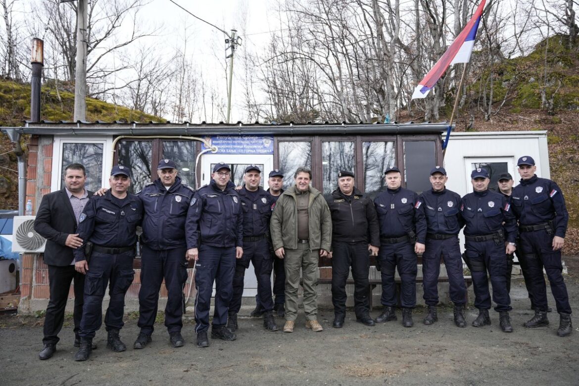 Gašić u Kopnenoj zoni bezbednosti: Srbija će umeti da zaštiti svoj narod i teritoriju