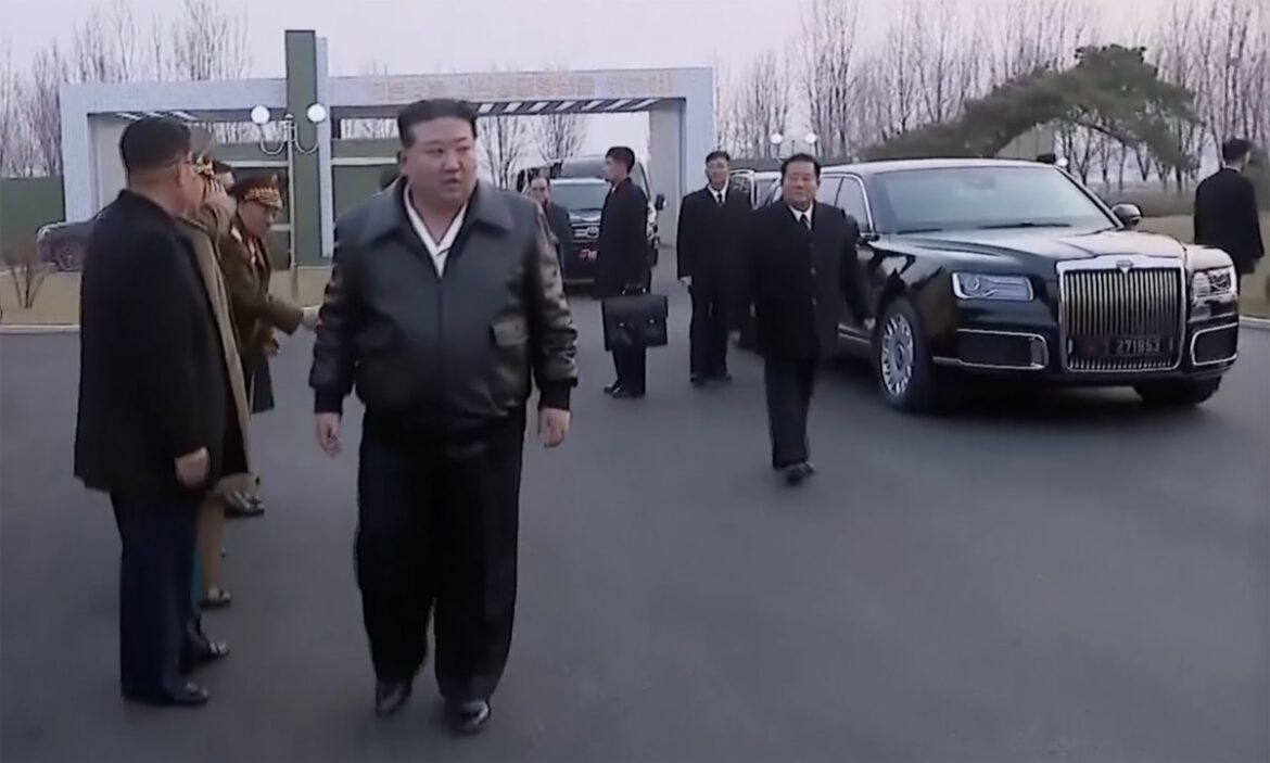 Kim se prvi put vozio limuzinom koju mu je poklonio Putin