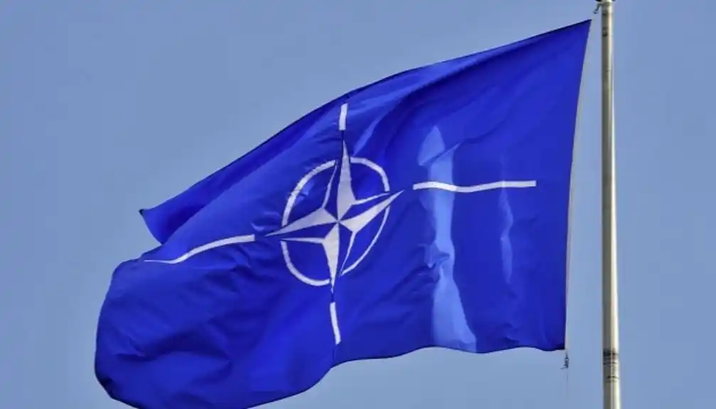 Bivši sekretar NATO: Bezbednost Kosova važna za alijansu, nema opasnosti od rata