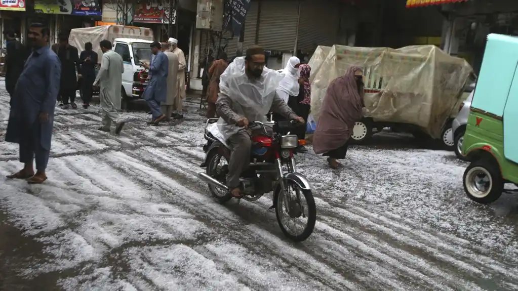 Obilne kiše na severozapadu Pakistana ubile 8 ljudi, 12 pvređeno