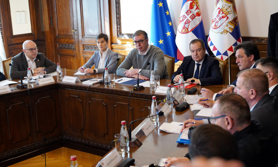 Vučić: Bezbednost građana Srbije prioritet, zadaci podeljeni i biće izvršeni