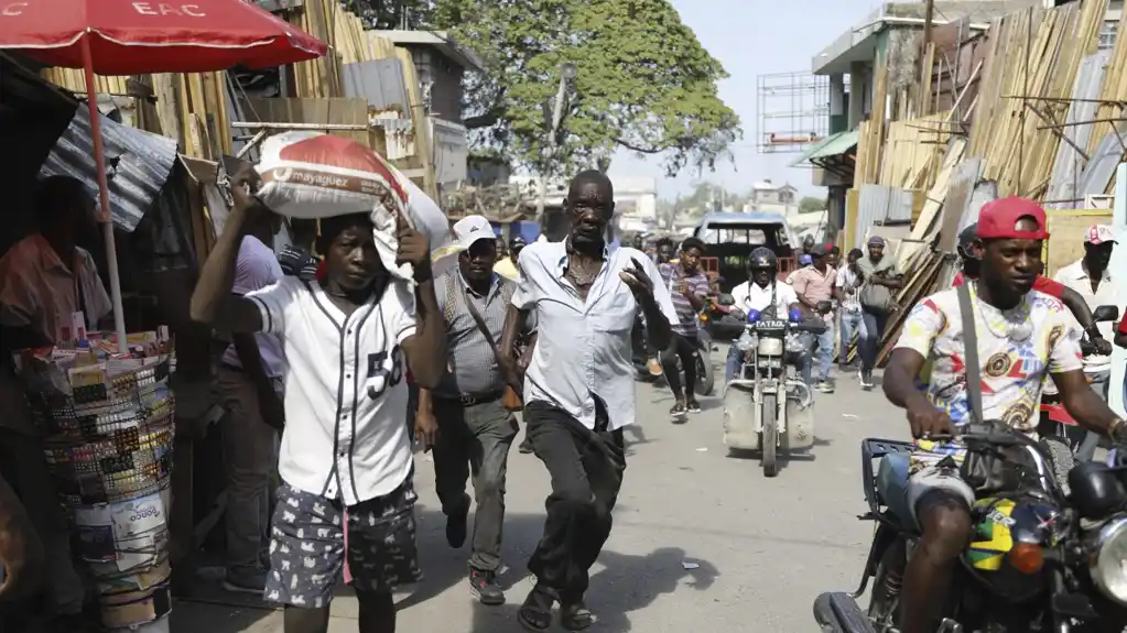 Desetine stranaca zaglavljene na Haitiju dok se nasilje eskalira: Očajni pokušaji evakuacije usred haosa