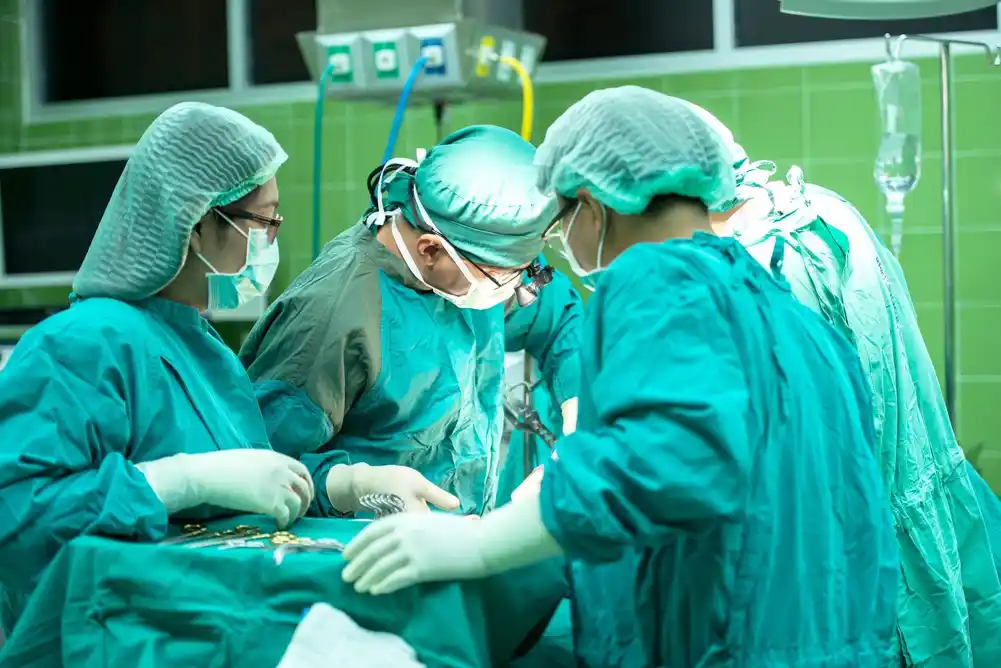 RFZO: Lekari iz Londona obaviće transplantaciju bubrega kod dvoje dece u Tiršovoj