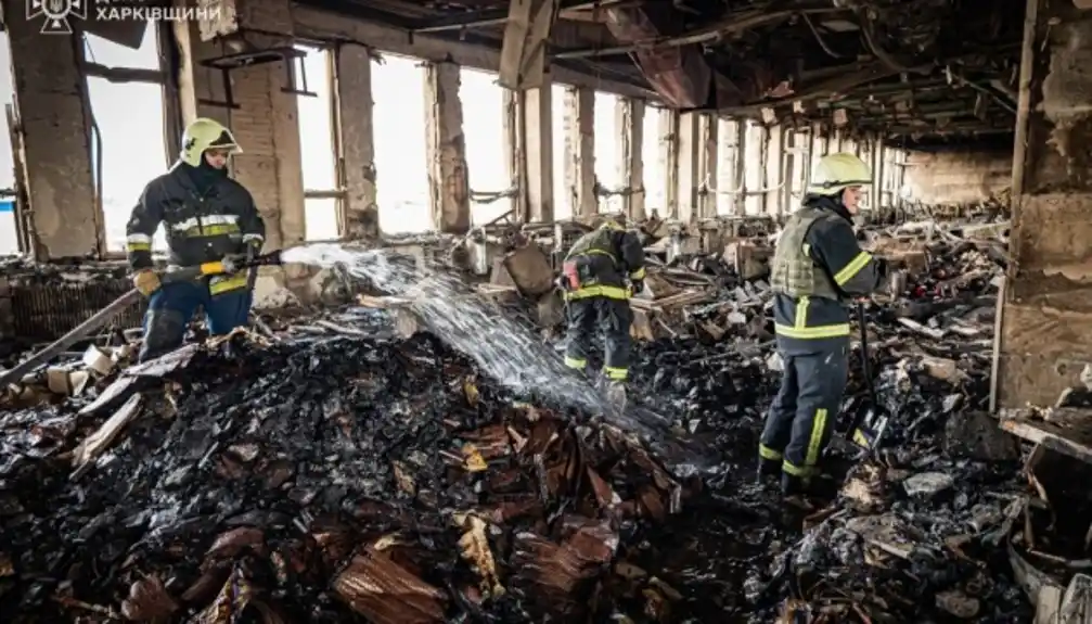 U Harkovu je bilo potrebno više od jednog dana za gašenje požara nakon raketnog udara