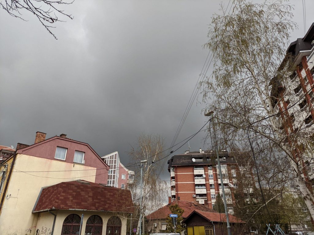 Sutra promenljivo oblačno i suvo, temperatura do 13 stepeni