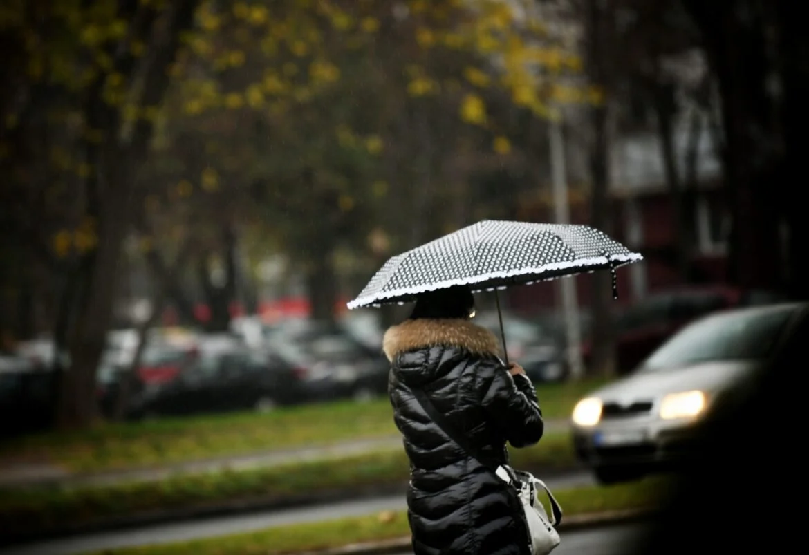 Do kraja dana oblačno sa kišom metimično, temperatura do 12 stepeni