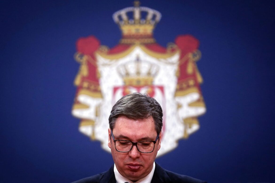 Vučić najavljuje teške dane pred Srbijom