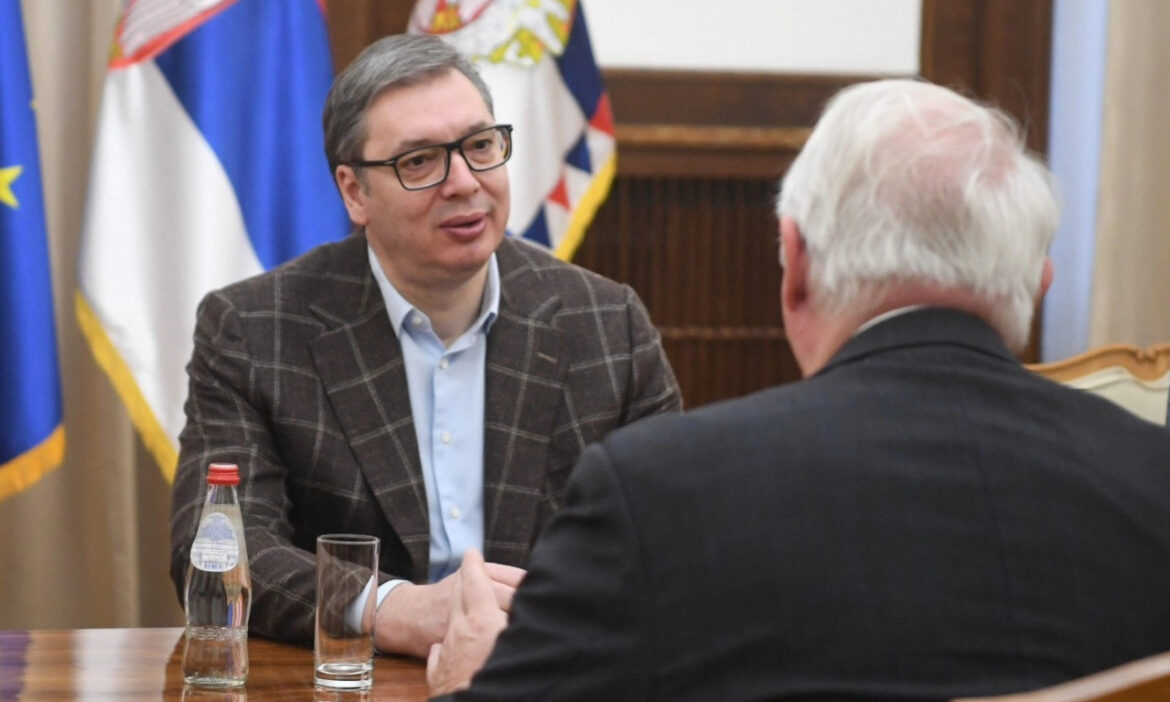 Vučić sa Hilom o položaju Srba na KiM i geopolitičkoj situaciji