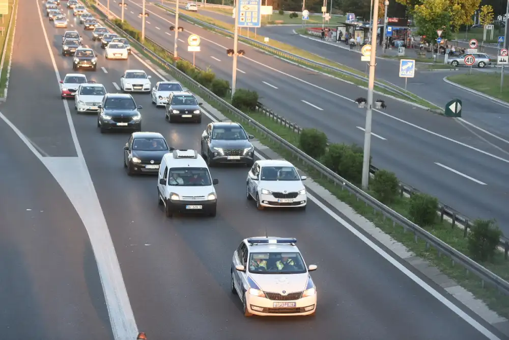 AMSS: Prilagoditi vožnju uslovima pojačanog saobraćaja