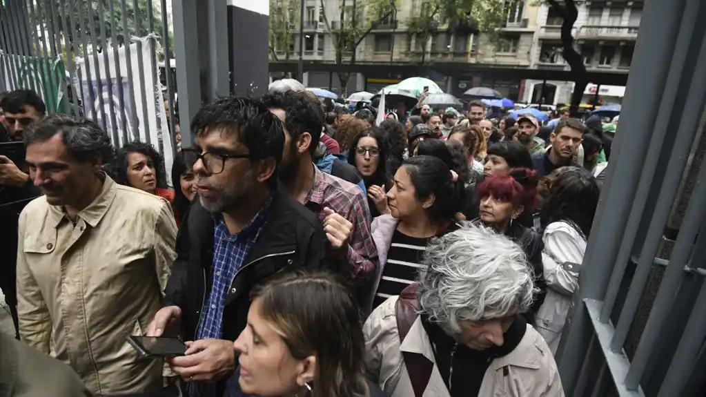 Protesti u Argentini nakon otpuštanja 15.000 državnih radnika