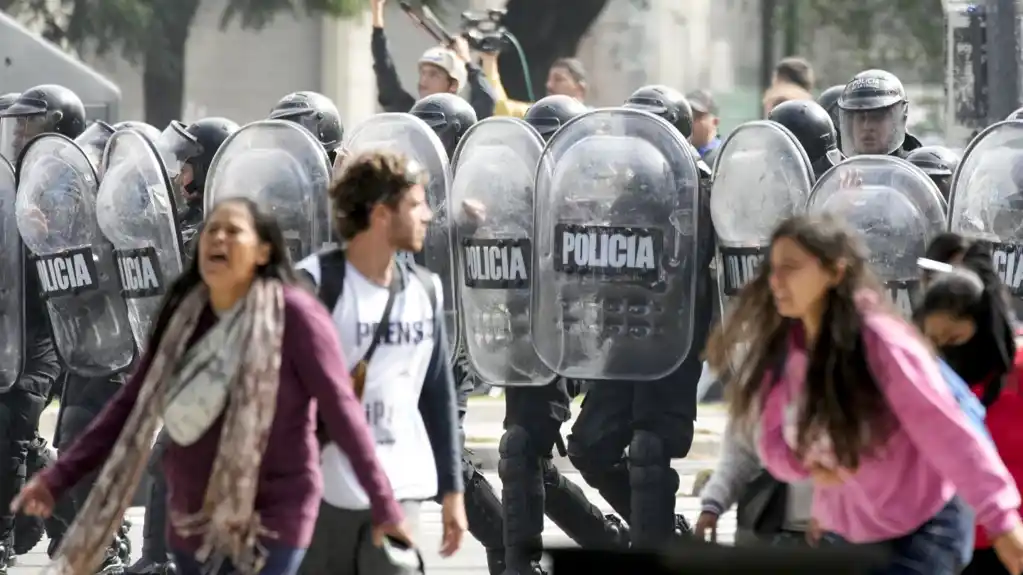 Argentinska policija pojačava svoj odgovor na rastuće antivladine proteste