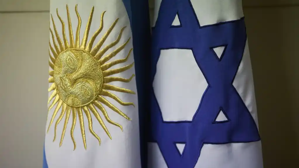 Argentinski sud okrivljuje Iran i Hezbolah za smrtonosni napad na jevrejski centar 1994. godine