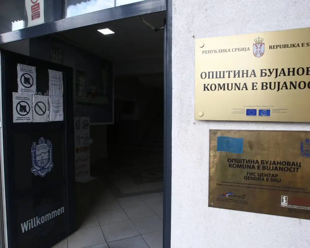U Bujanovcu potpisan koalicioni sporazum tri albanske stranke, Srbi izlaze u četiri kolone