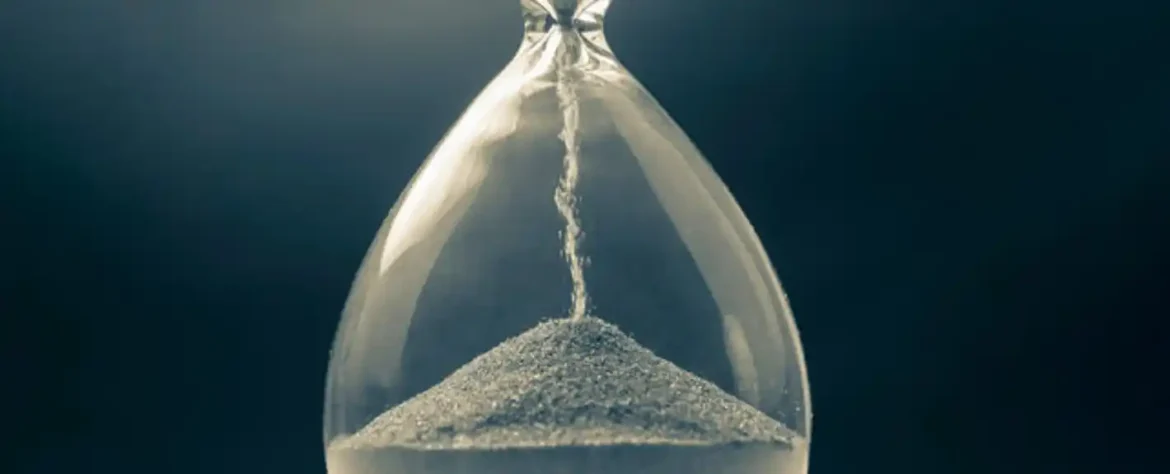 Fizičari konačno mogu da objasne kako pesak u peščanom satu može iznenada prestati da teče
