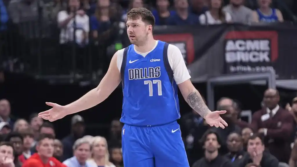 Luka Dončić odsutan protiv Voriorsa zbog bolova u kolenu u tesnoj trci plej-ofa Zapada