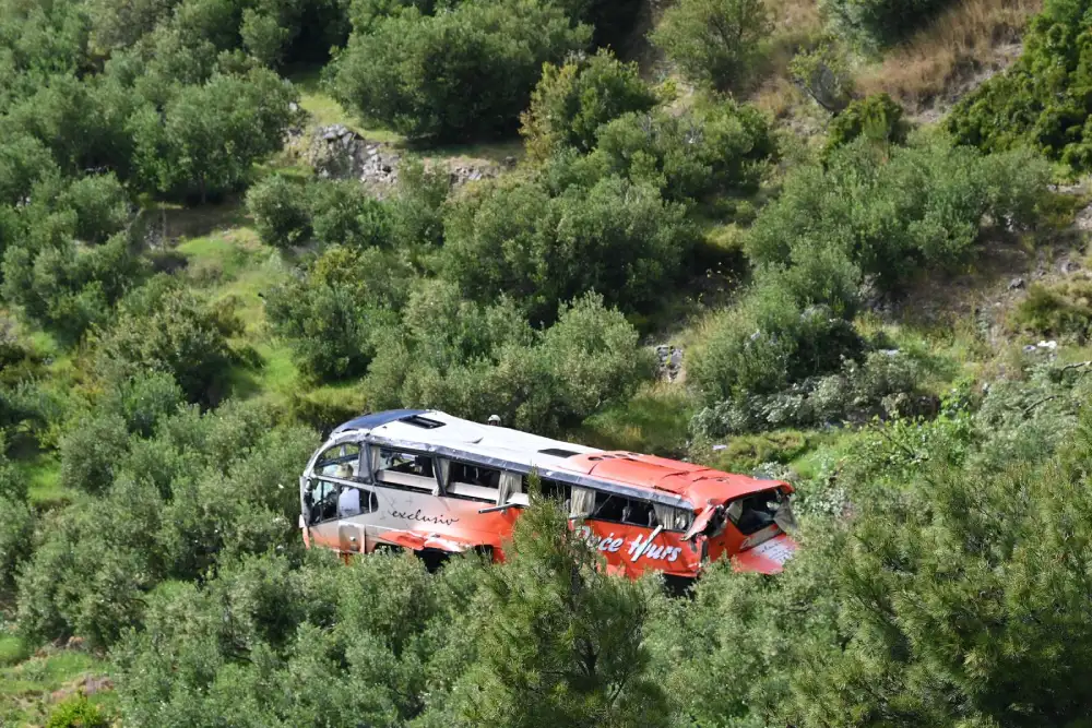Autobus sleteo u provaliju kod Makarske