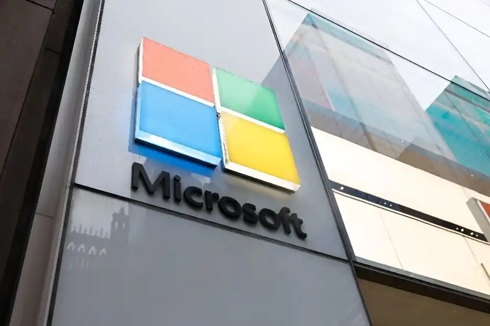 Microsoft kaže da Kina koristi veštačku inteligenciju da unese podele u SAD