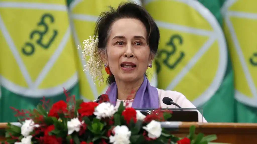 Mjanmarska vojska saopštila je da je svrgnuta liderka iz zatvora prebačena u kućni pritvor