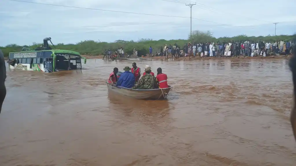 Najmanje 13 ljudi poginulo, oko 15.000 raseljeno u poplavama u Keniji