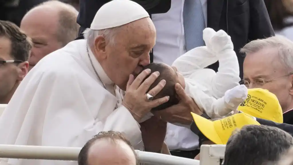 Papa Franja stao na stranu peruanskih seljaka koji su optužili katoličku grupu za pokušaj krađe njihove zemlje