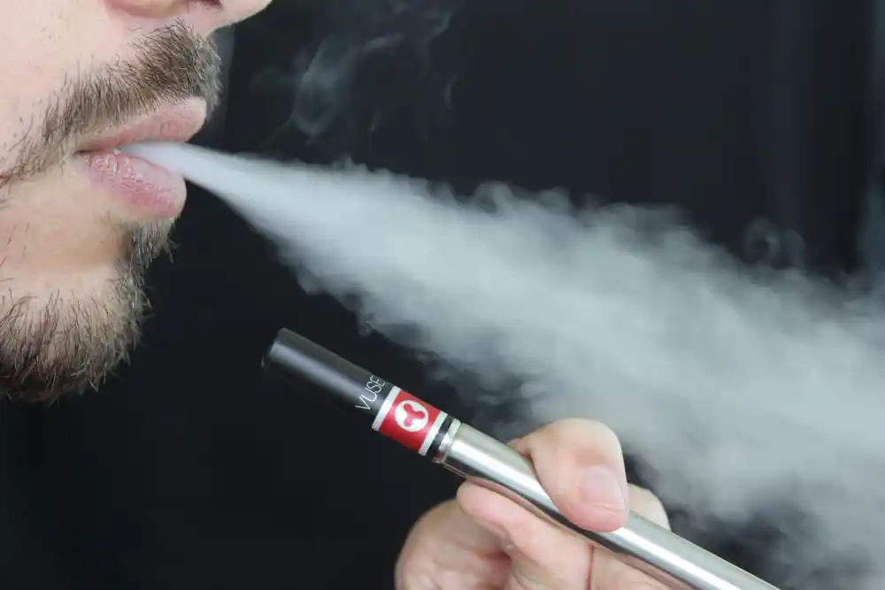 Istraživači su otkrili da upotreba e-cigareta remeti mikrobiom nosa