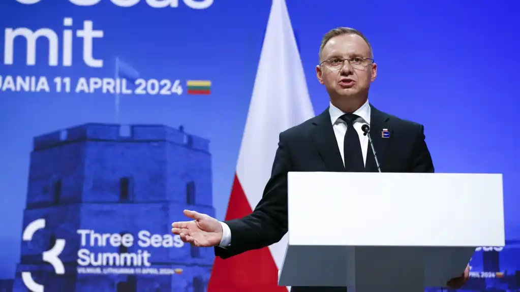 Tramp će se sastati sa poljskim predsednikom Dudom dok lideri NATO pozivaju na dodatnu podršku Ukrajini