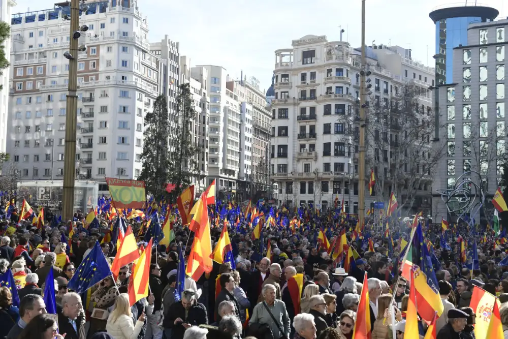 Protest u Madridu: Desetine hiljada protiv zakona o amnestiji katalonskih separatista