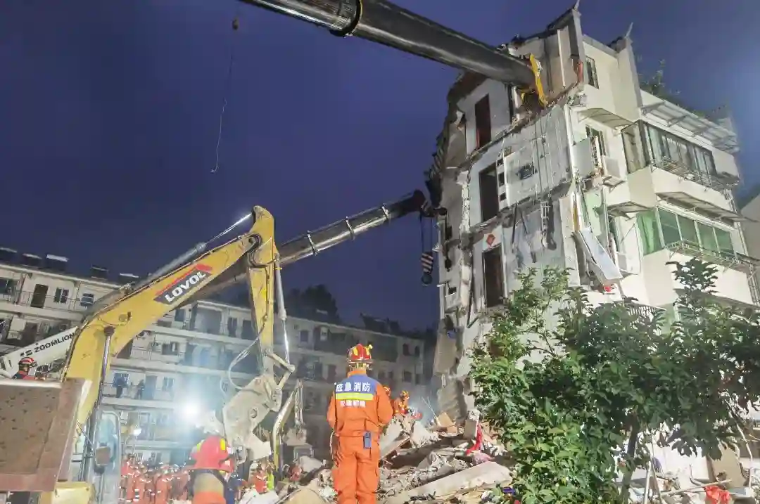 Najmanje osobe poginule u urušavanju zgrade u istočnoj Kini, prenose državni mediji