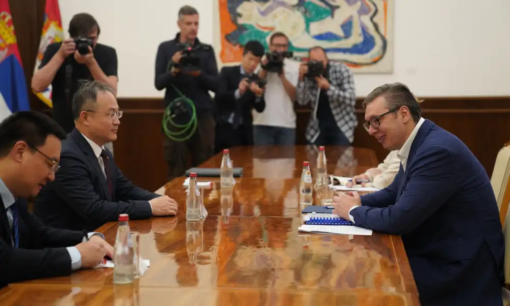 Vučić sa ambasadorom Kine: S nestrpljenjem čekamo posetu predsednika Sija