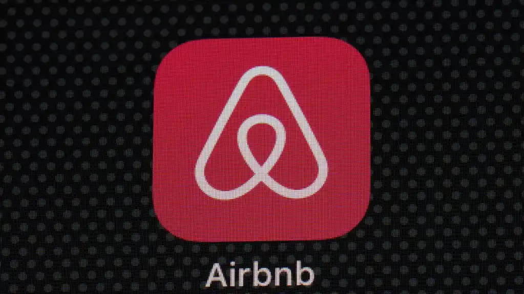 Airbnb-ov profit se više nego udvostručio, ali akcije pale zbog razočaravajuće prognoze
