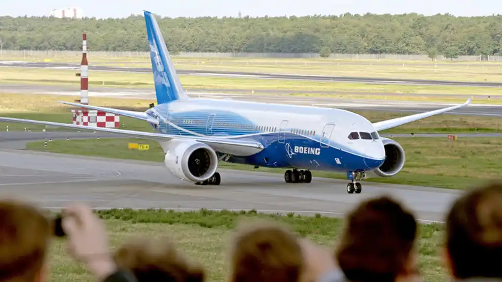 Boeing okrivljuje probleme u proizvodnji zbog sankcija Rusiji