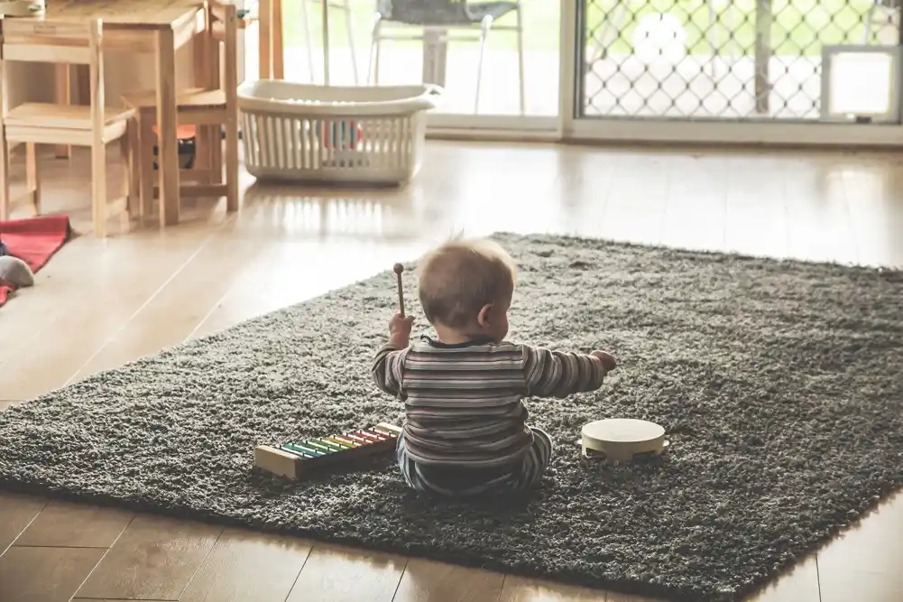 Deca čuju znatno više govora nego muzike kod kuće