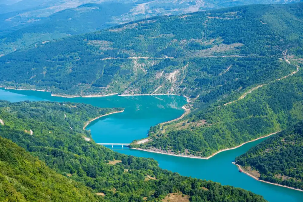 Najpoznatija jezera u Srbiji: Nezaobilazne stavke turističkih putovanja